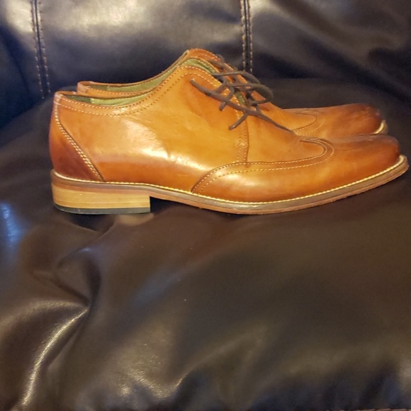 Shoes - Picture 2 of 4